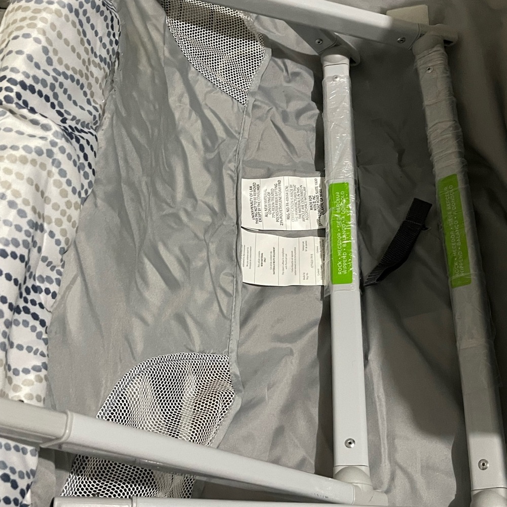 Ingenuity Foldaway Rocking Bassinet - Portable Folding Rocking Bassinet - Picture 8 of 15